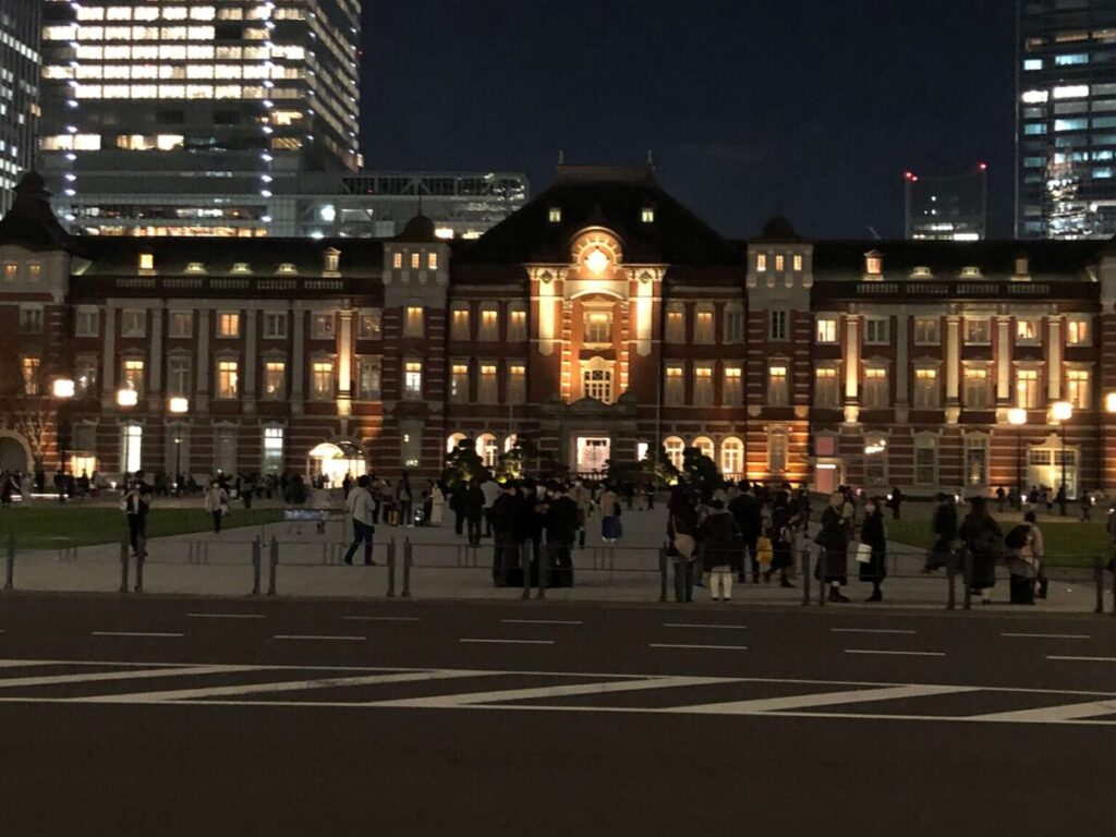夜の東京駅