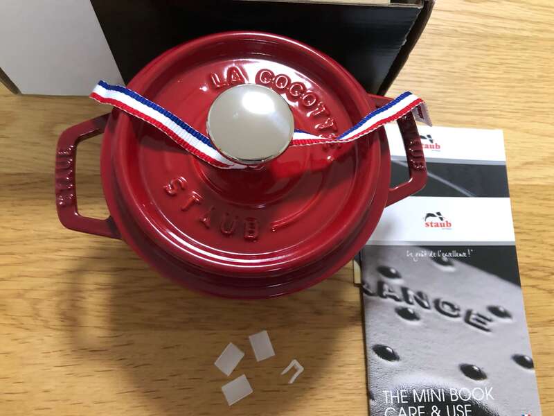 ストウブ鍋　ピコ・ココット
チェリーレッド