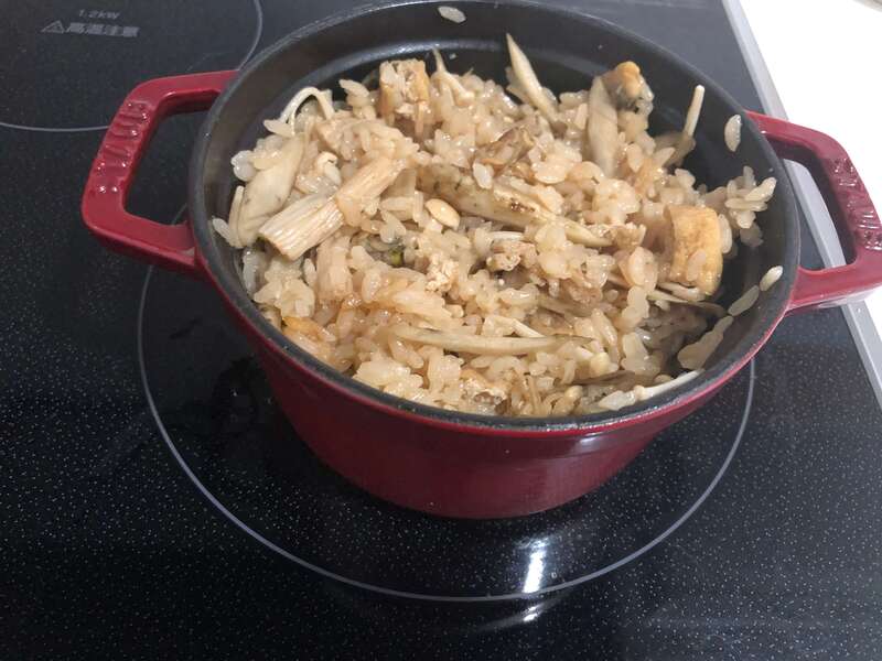 ストウブ鍋　炊き込みご飯