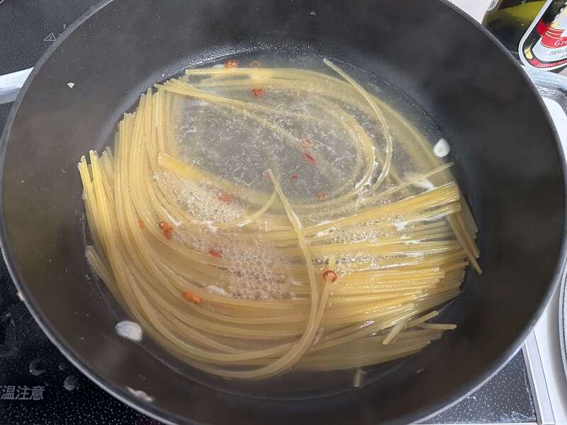 ストウブ鍋　パスタ