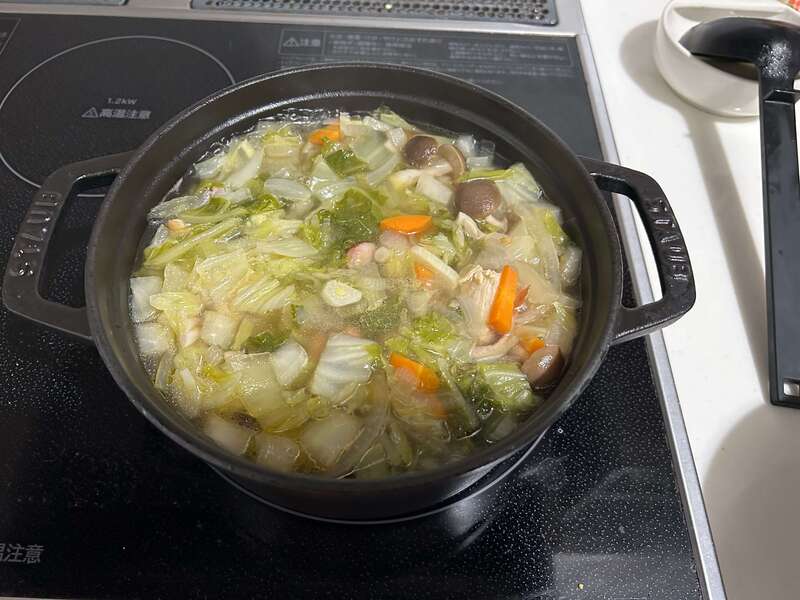 ストウブ鍋　野菜スープ